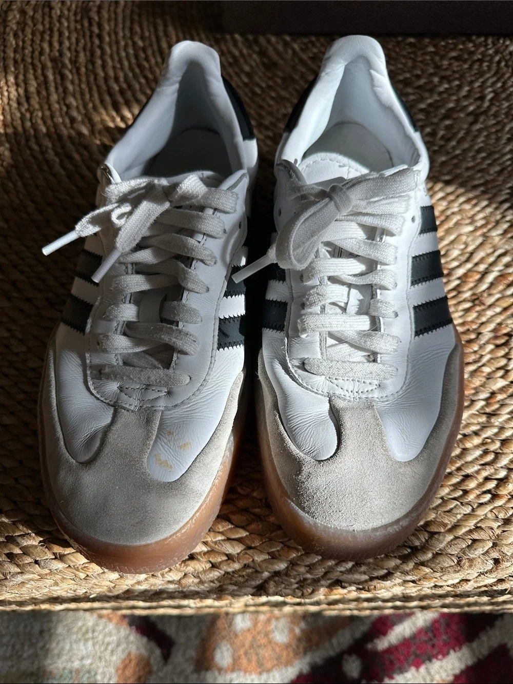 adidas White Samba men’s size 9 Sneakers with Black Stripes and Gum Sole